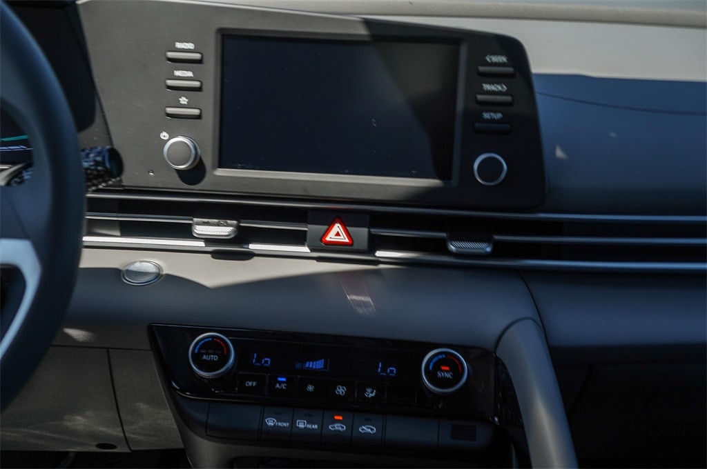 Thumbnail: 2025 Hyundai Elantra - 13