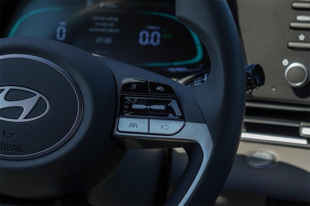 Thumbnail: 2025 Hyundai Elantra - 23