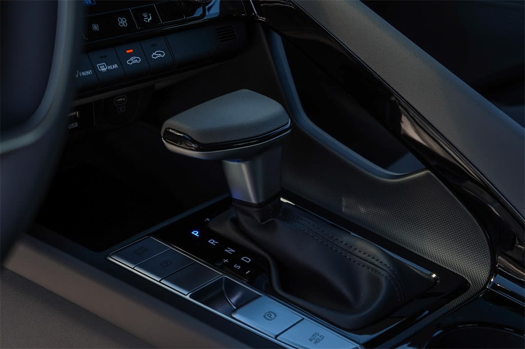 Thumbnail: 2025 Hyundai Elantra - 24