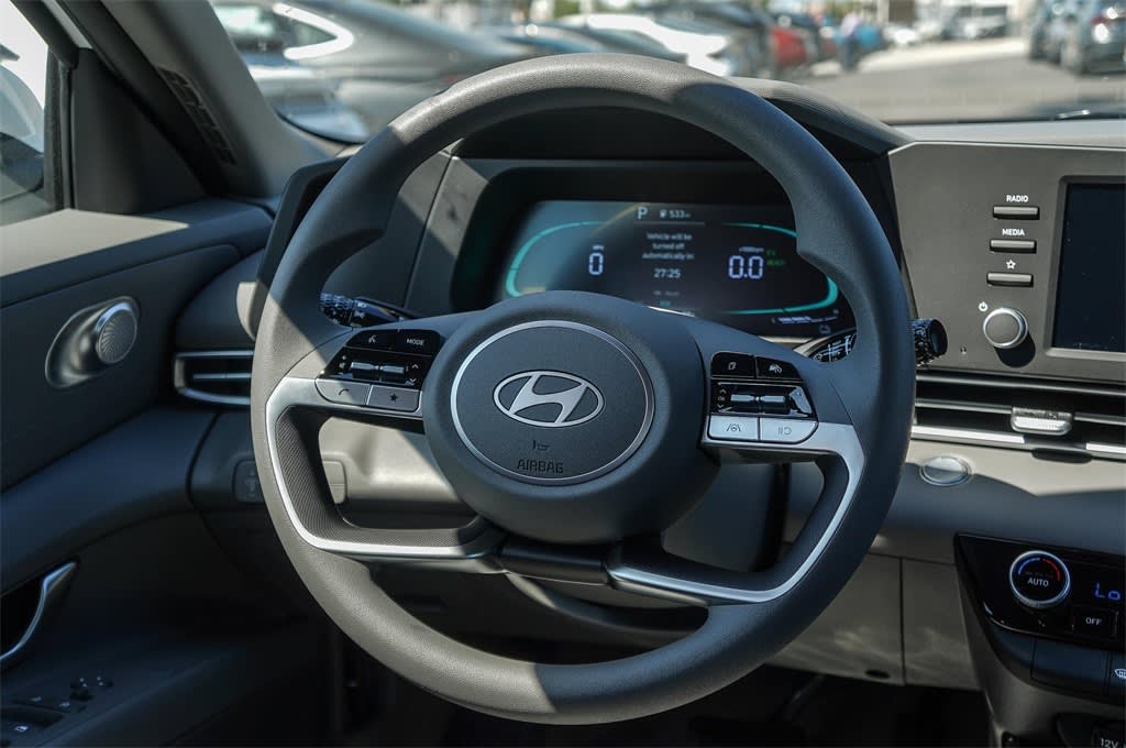 Thumbnail: 2025 Hyundai Elantra - 9
