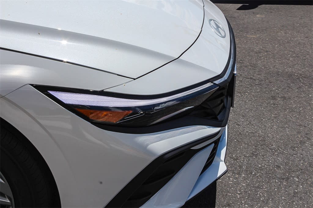 Thumbnail: 2025 Hyundai Elantra - 19