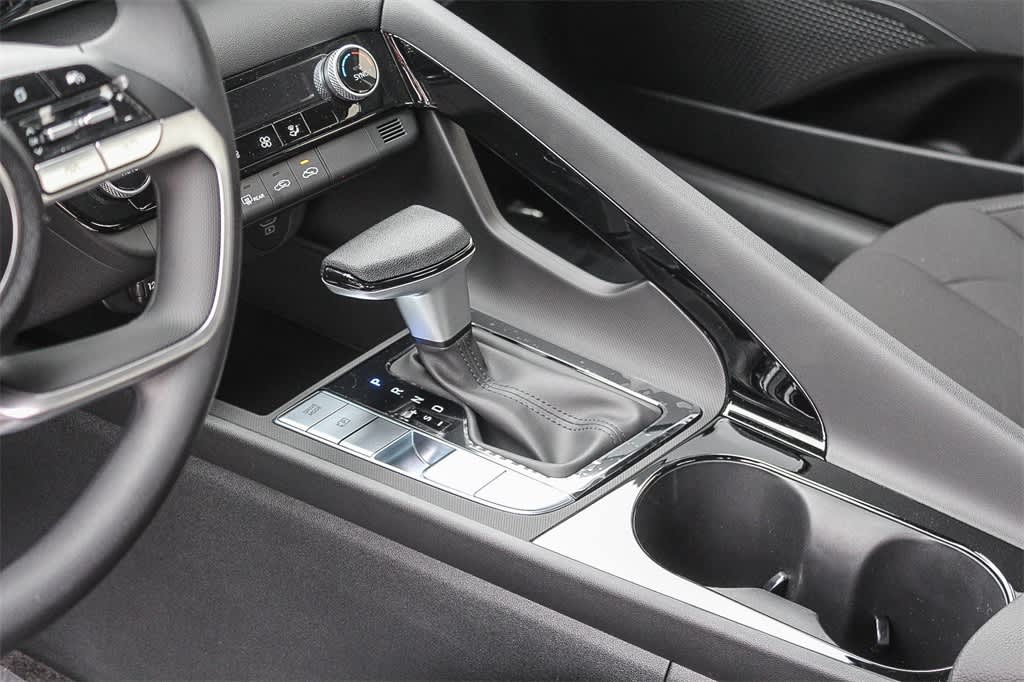 Thumbnail: 2025 Hyundai Elantra - 13