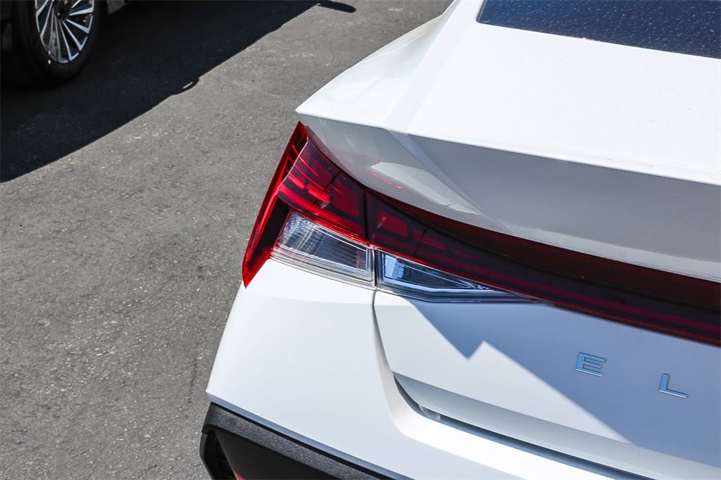 Thumbnail: 2025 Hyundai Elantra - 17