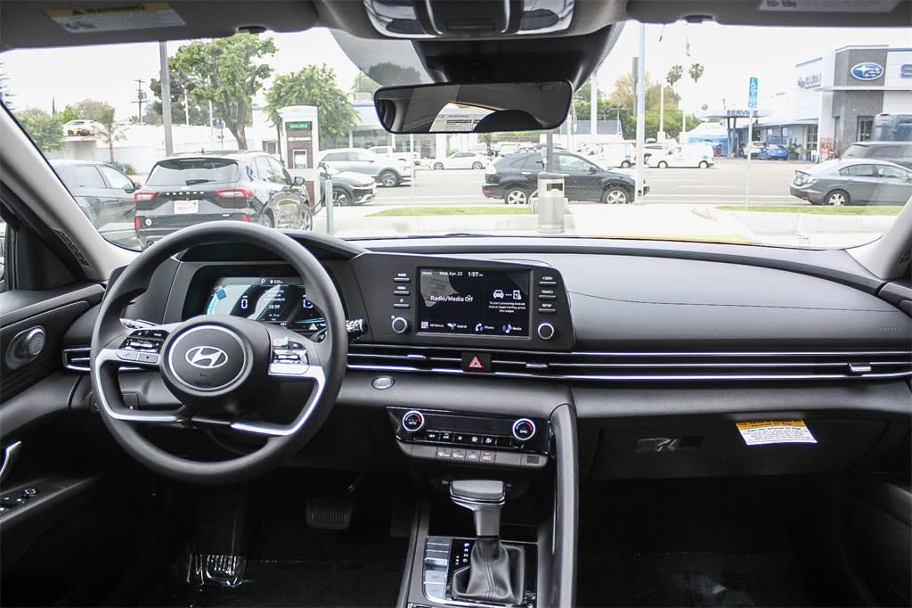 Thumbnail: 2025 Hyundai Elantra - 2