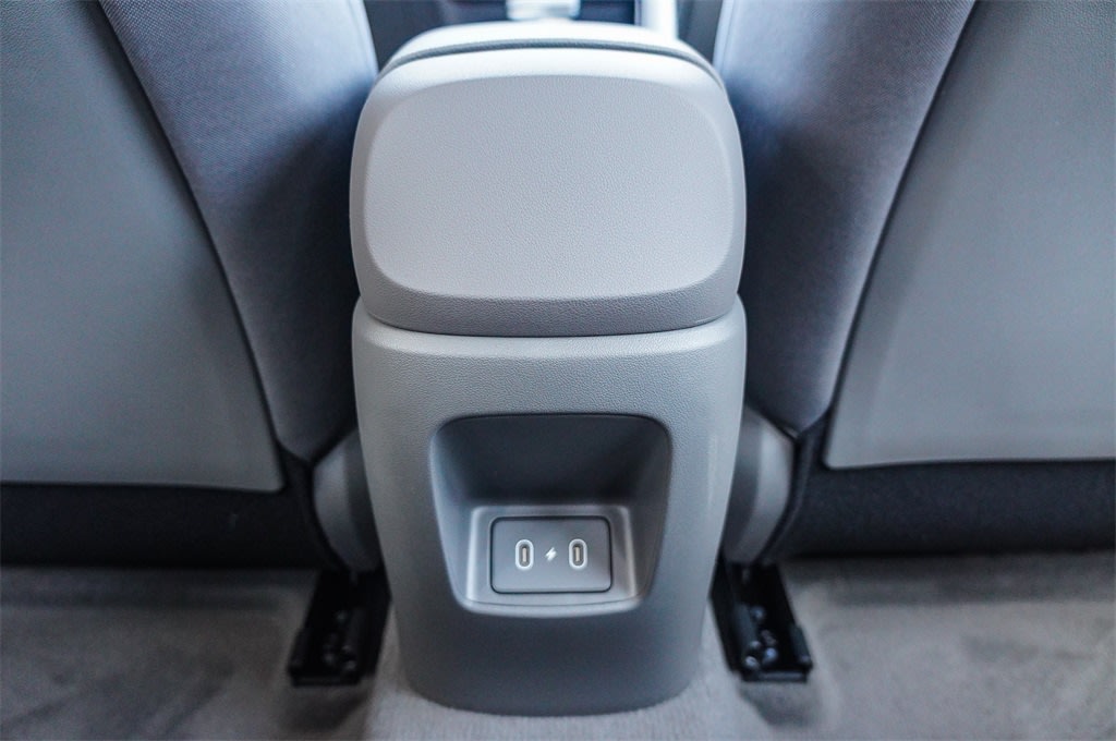 Thumbnail: 2025 Hyundai Elantra - 17