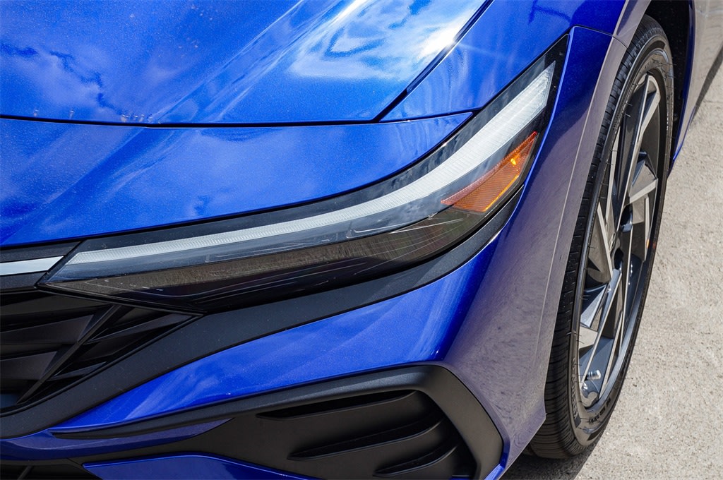 Thumbnail: 2025 Hyundai Elantra - 15