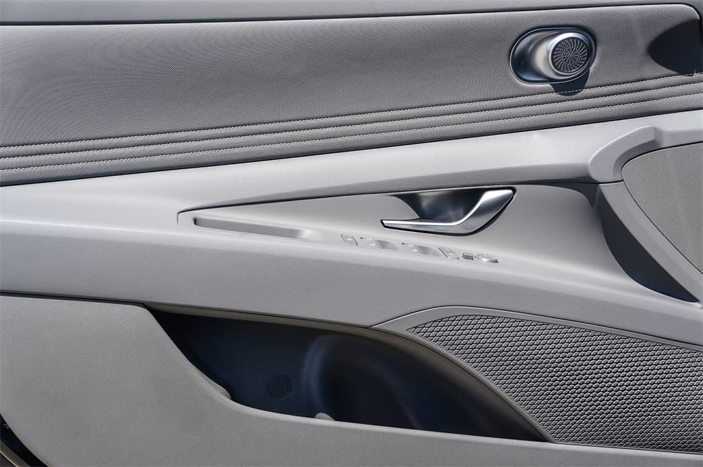 Thumbnail: 2025 Hyundai Elantra - 20