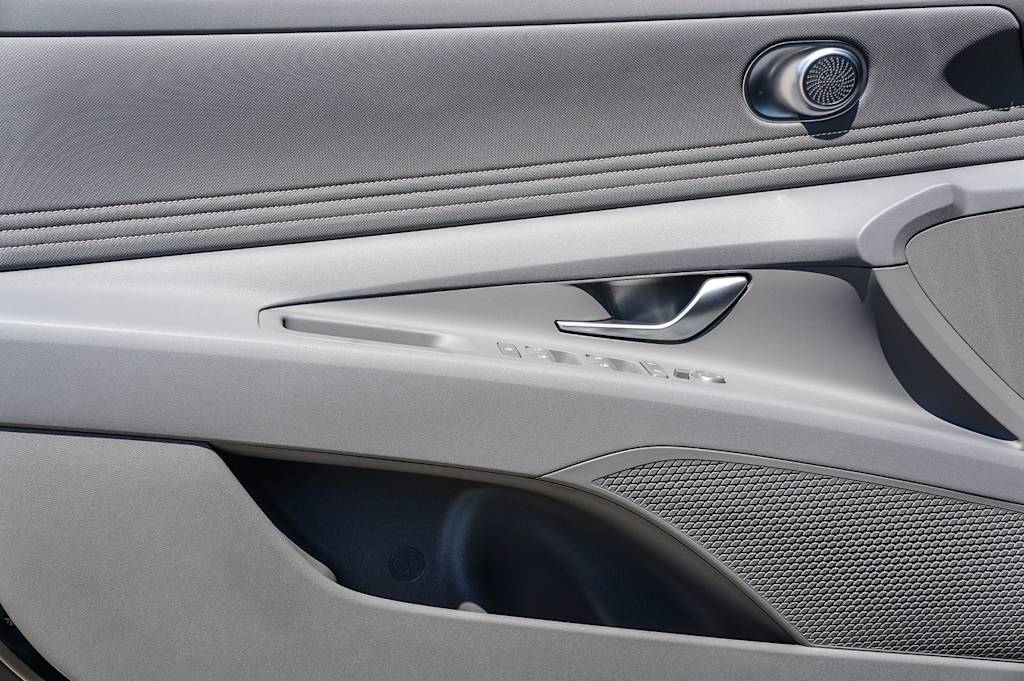 Thumbnail: 2025 Hyundai Elantra - 22