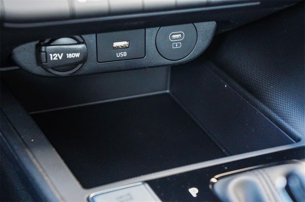 Thumbnail: 2025 Hyundai Elantra - 24