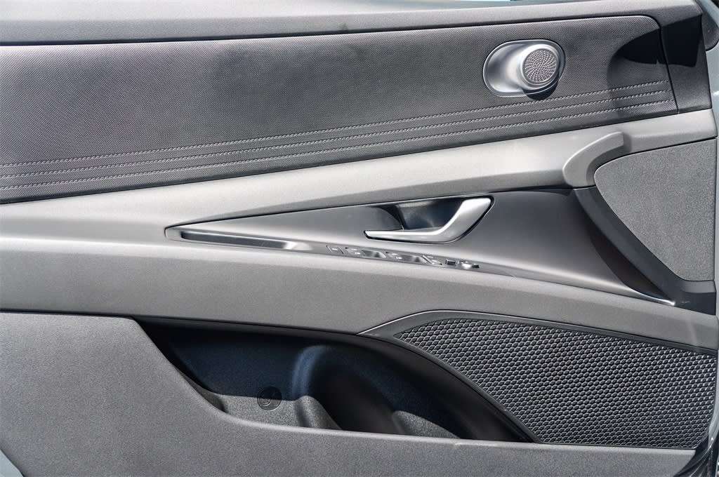 Thumbnail: 2025 Hyundai Elantra - 23