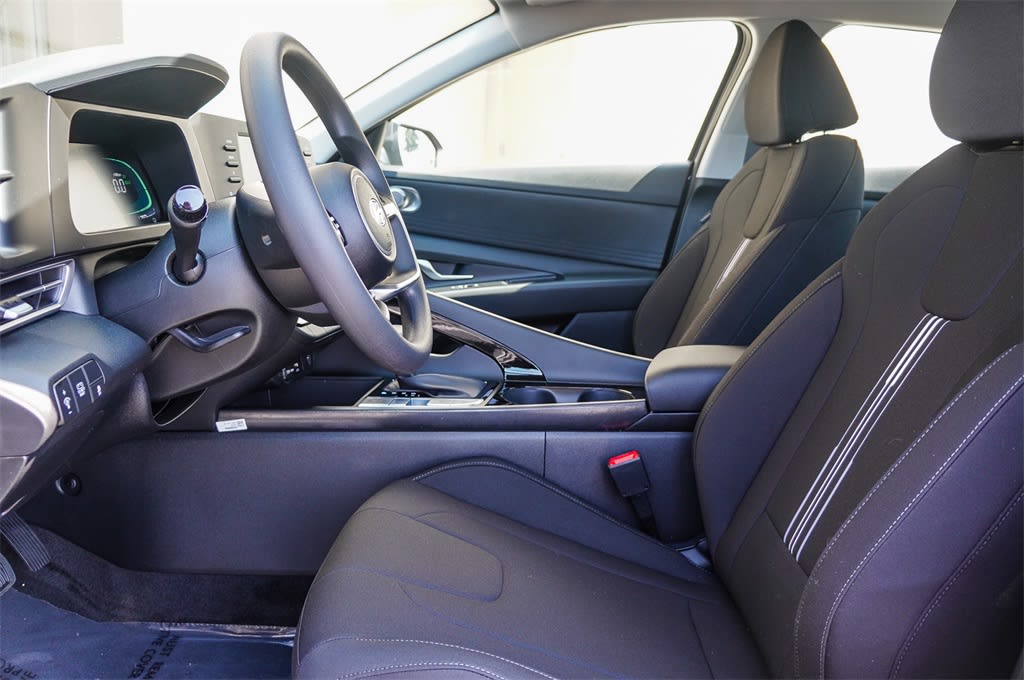 Thumbnail: 2025 Hyundai Elantra - 11