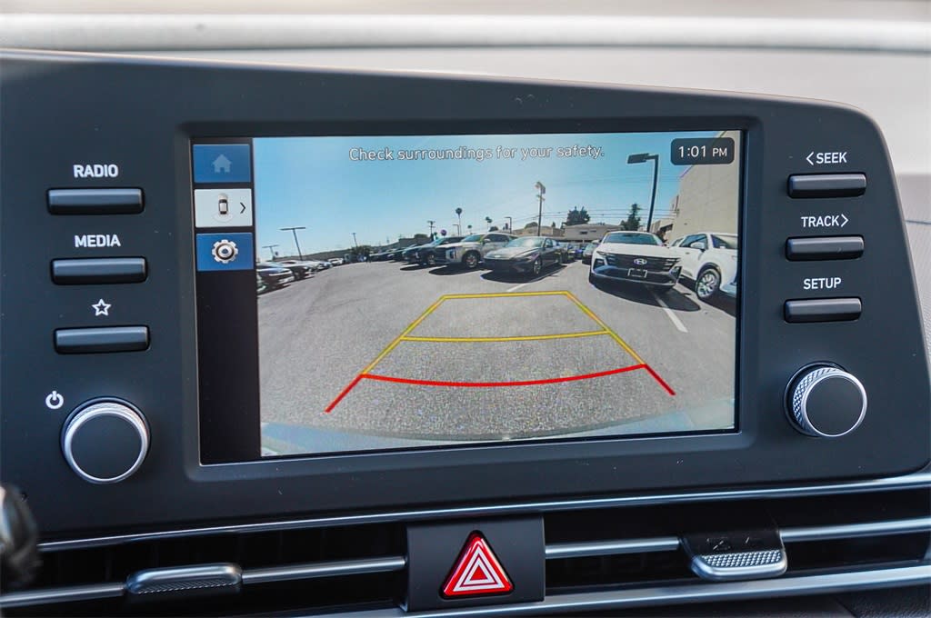 Thumbnail: 2025 Hyundai Elantra - 25