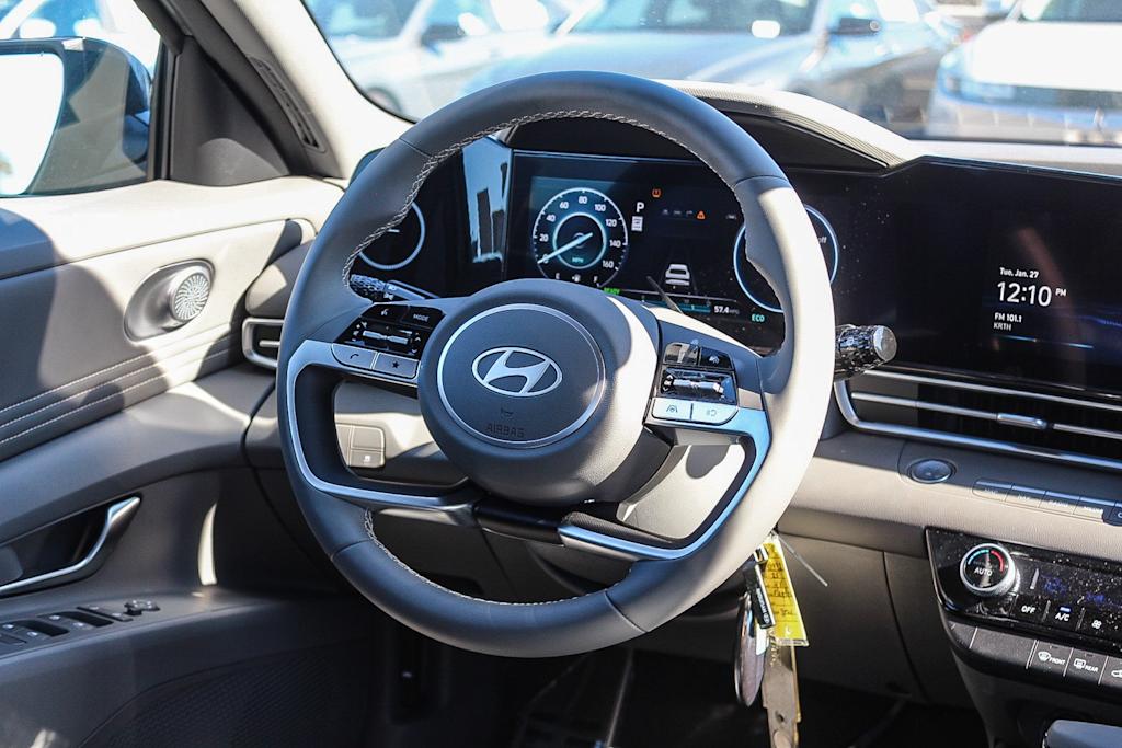 Thumbnail: 2025 Hyundai Elantra - 9