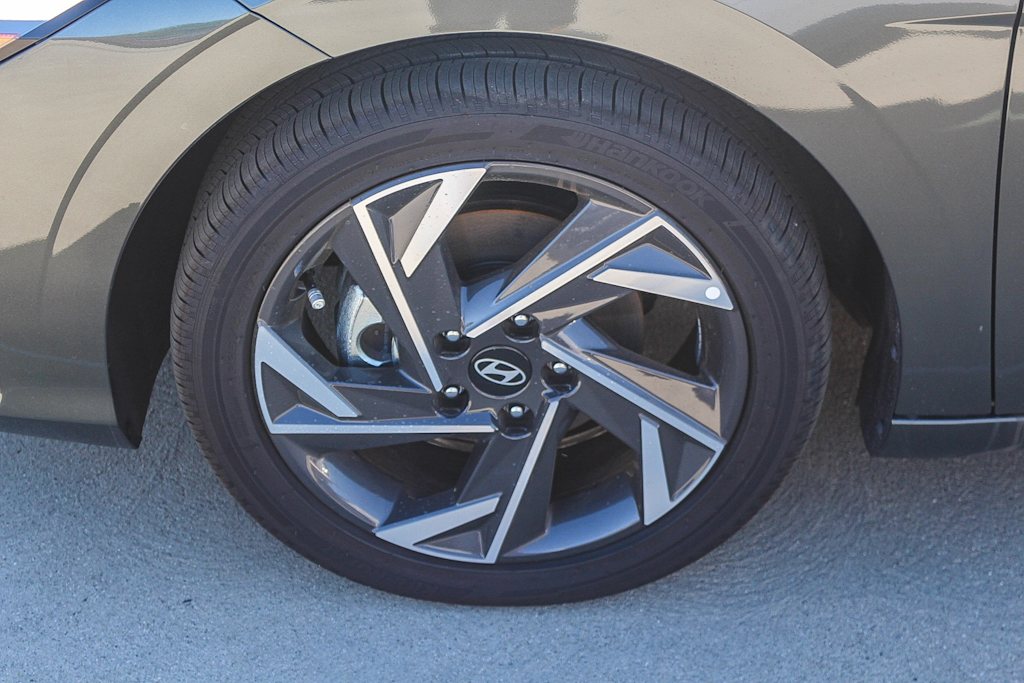 Thumbnail: 2025 Hyundai Elantra - 18