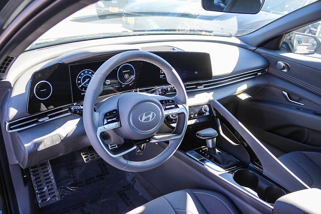 Thumbnail: 2025 Hyundai Elantra - 12