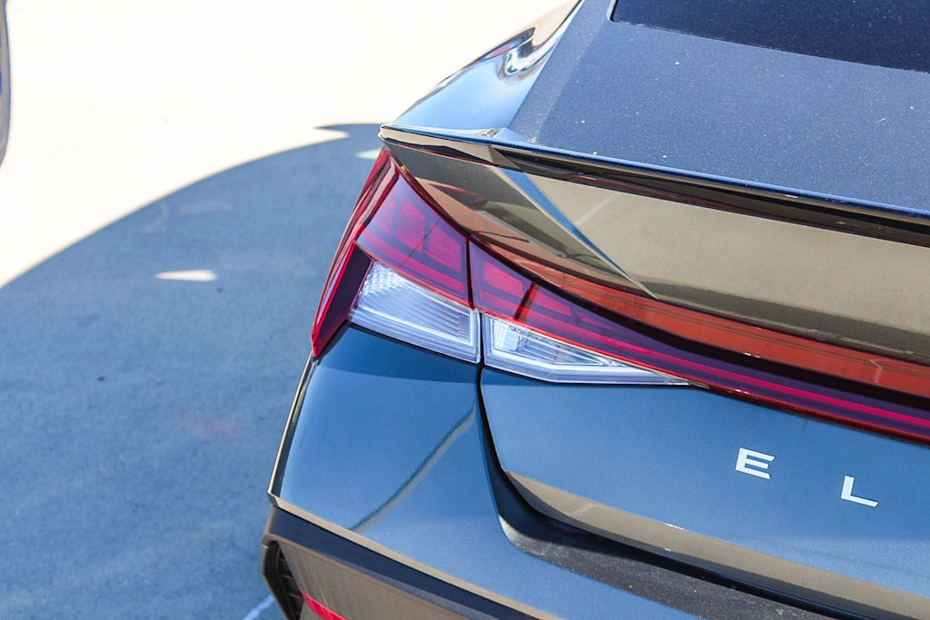 Thumbnail: 2025 Hyundai Elantra - 17