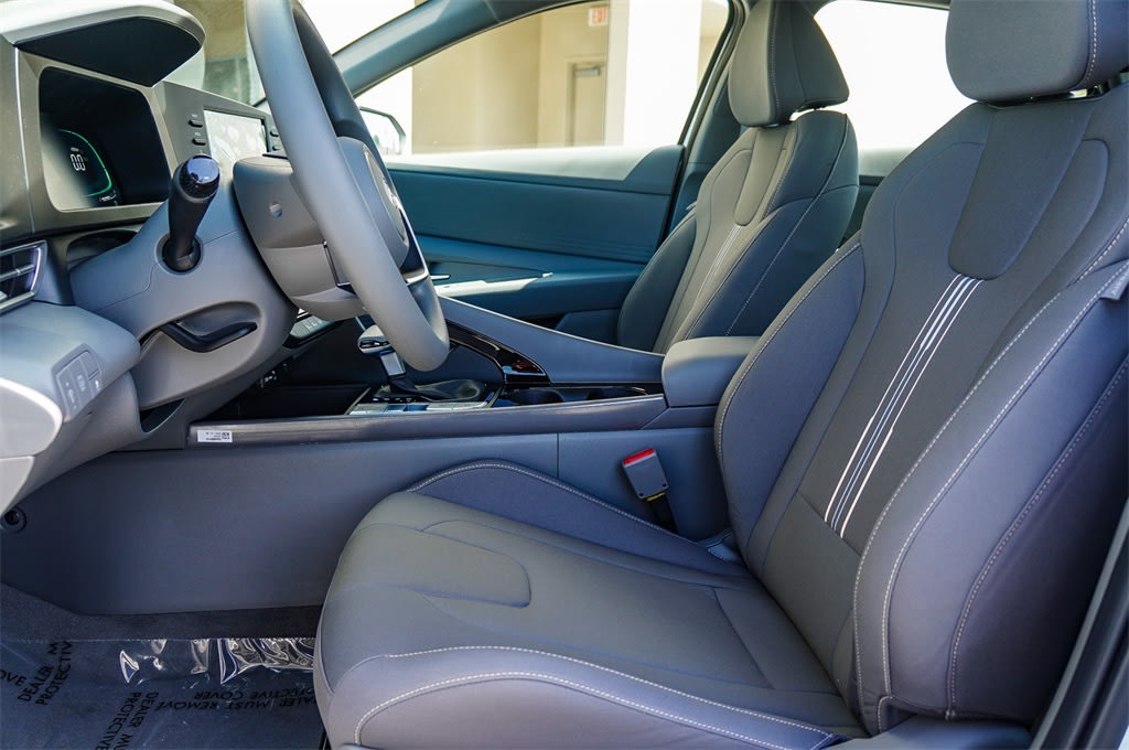 Thumbnail: 2025 Hyundai Elantra - 9