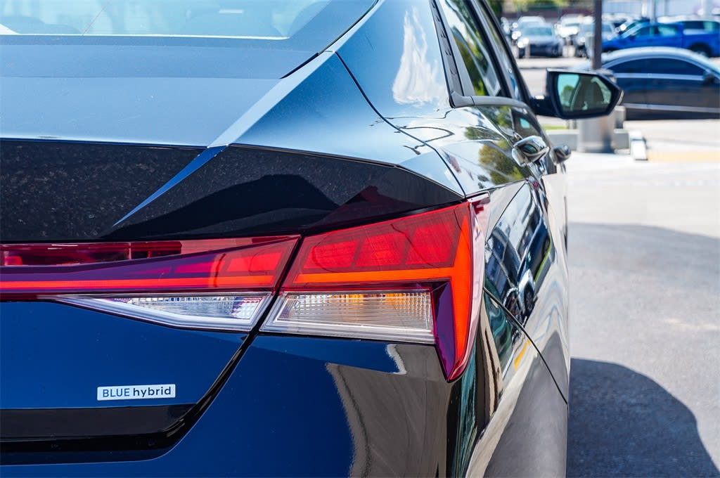 Thumbnail: 2025 Hyundai Elantra - 19