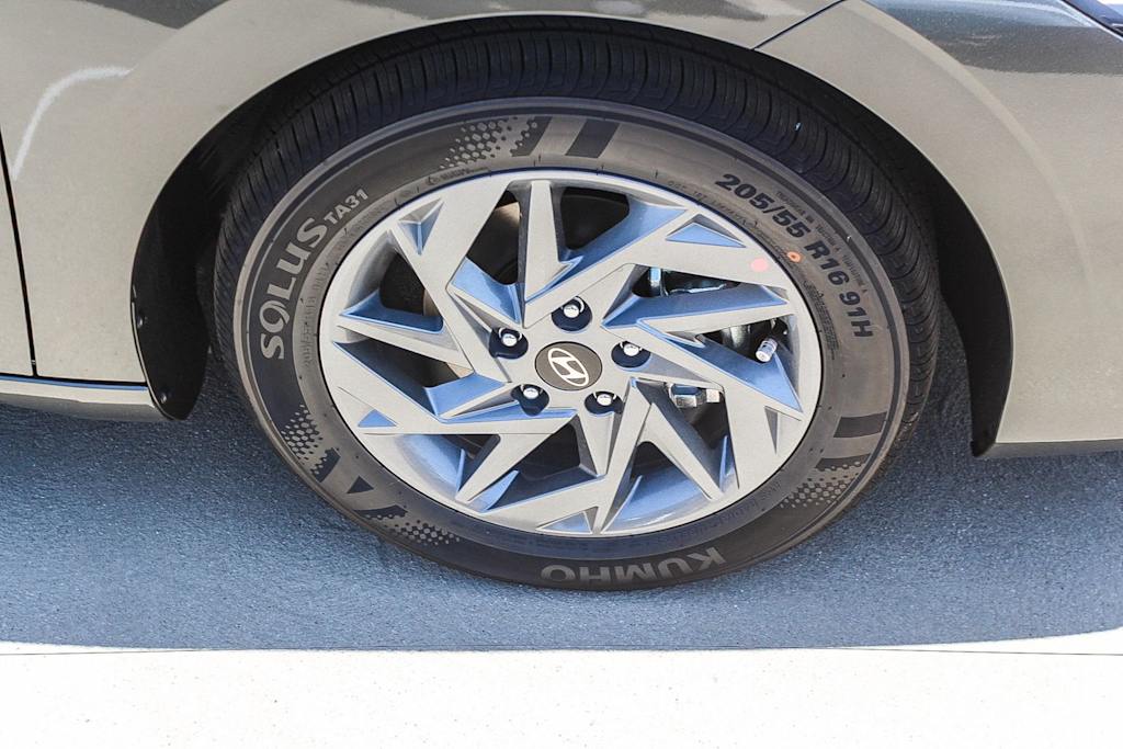 Thumbnail: 2026 Hyundai Elantra - 18