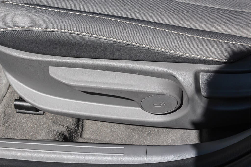 Thumbnail: 2025 Hyundai Elantra - 24