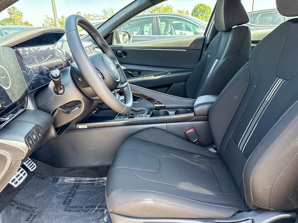 Thumbnail: 2025 Hyundai Elantra - 11