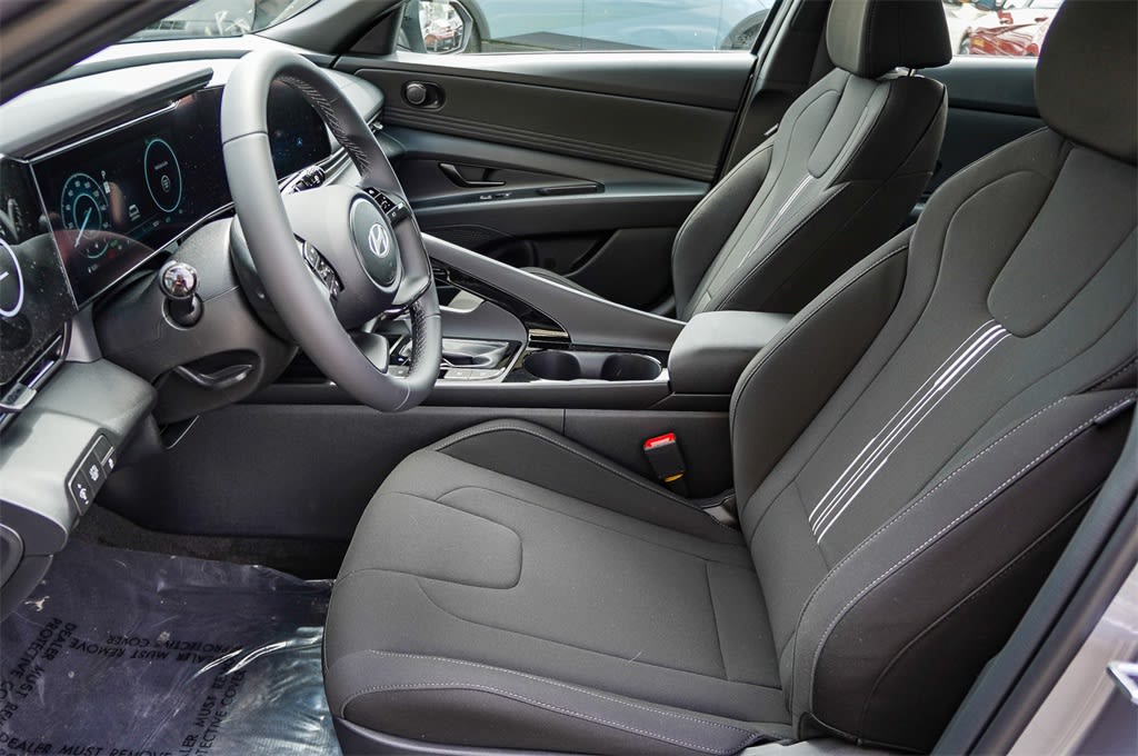 Thumbnail: 2025 Hyundai Elantra - 11