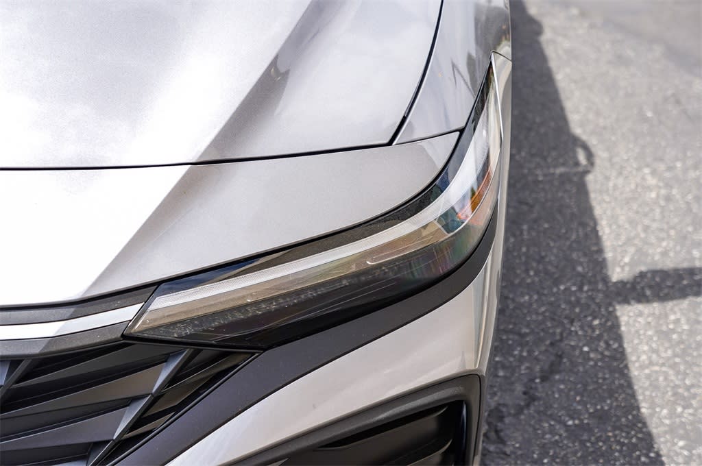 Thumbnail: 2025 Hyundai Elantra - 19