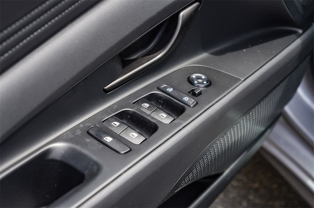 Thumbnail: 2025 Hyundai Elantra - 25