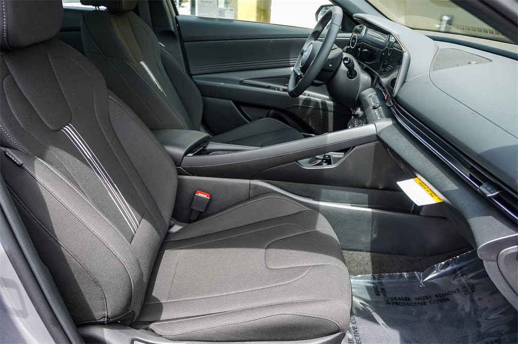 Thumbnail: 2025 Hyundai Elantra - 10