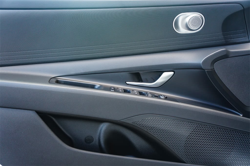 Thumbnail: 2025 Hyundai Elantra - 24