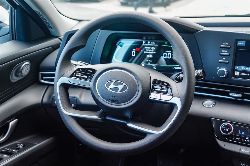 Thumbnail: 2025 Hyundai Elantra - 12