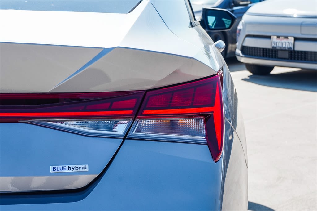 Thumbnail: 2025 Hyundai Elantra - 19