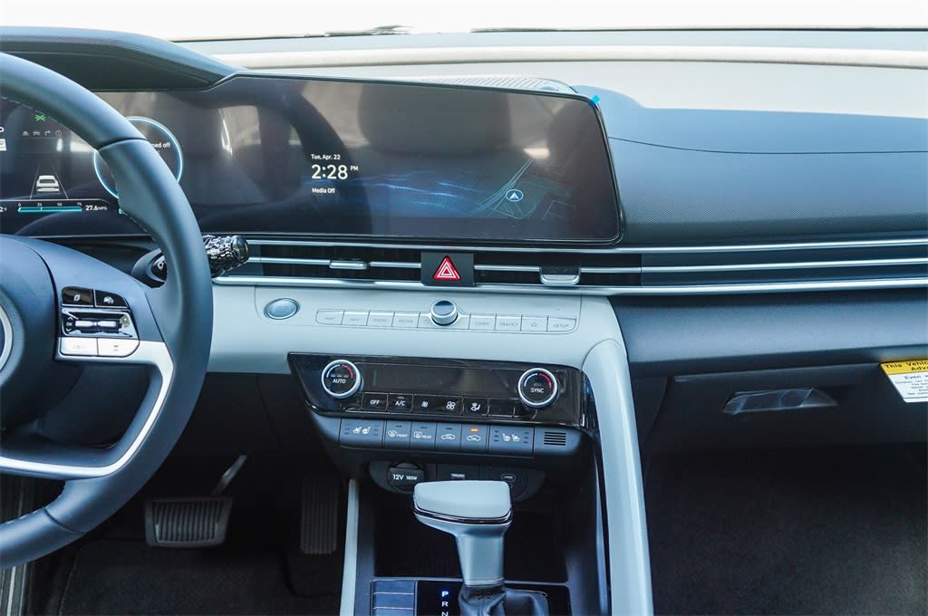 Thumbnail: 2025 Hyundai Elantra - 9