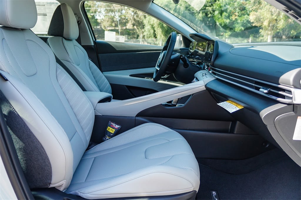 Thumbnail: 2025 Hyundai Elantra - 10