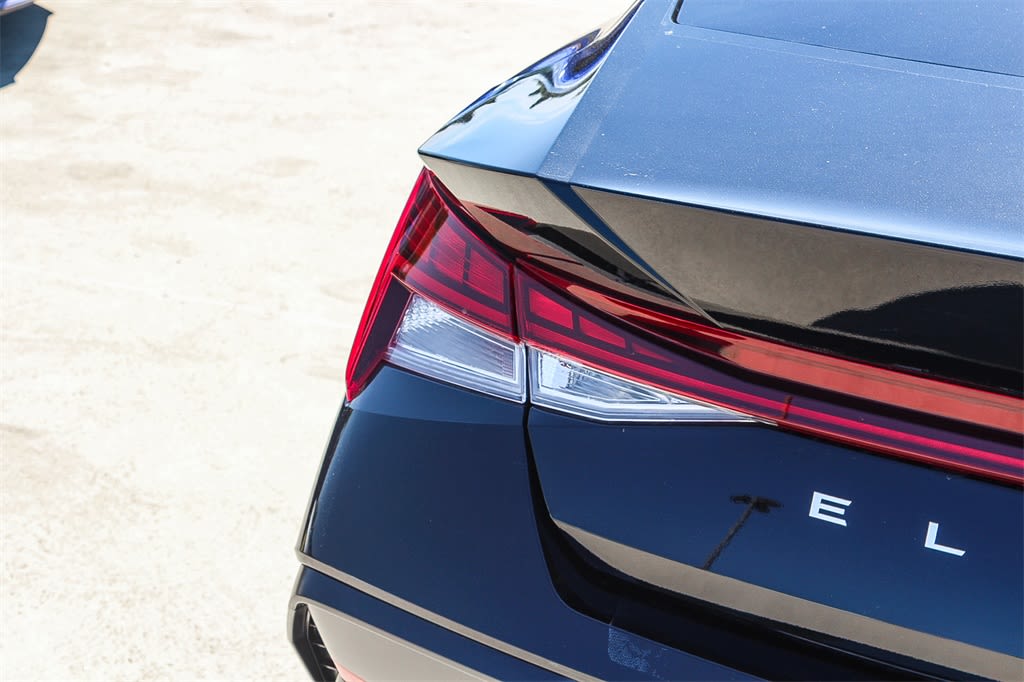 Thumbnail: 2025 Hyundai Elantra - 18