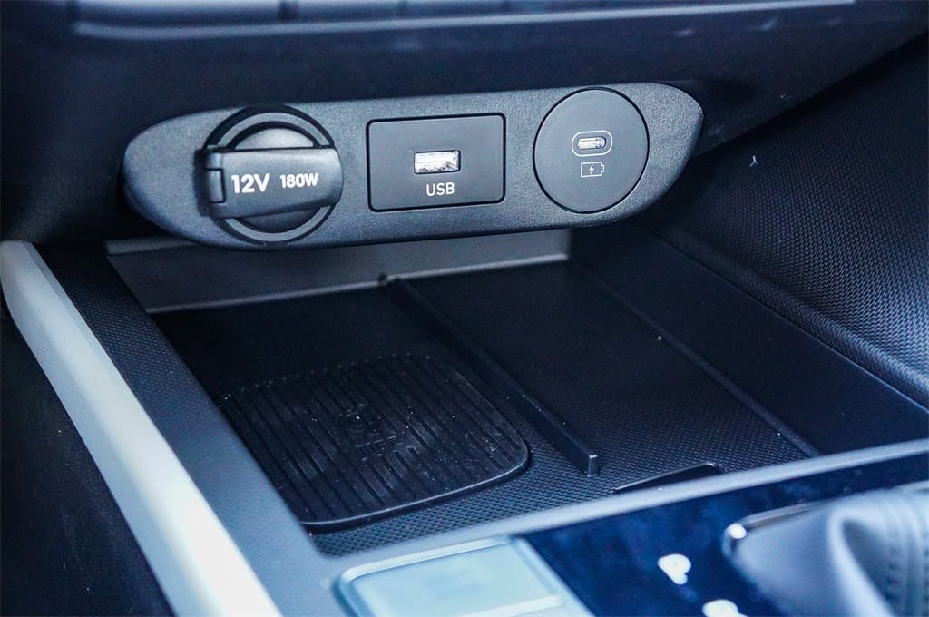 Thumbnail: 2025 Hyundai Elantra - 27