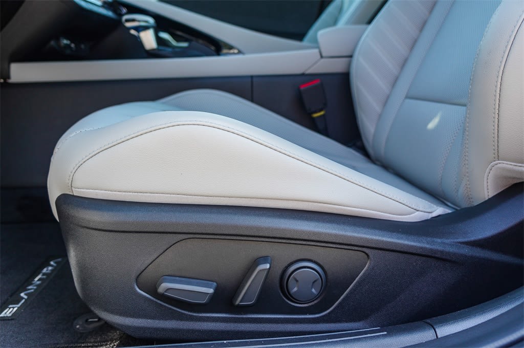 Thumbnail: 2025 Hyundai Elantra - 24