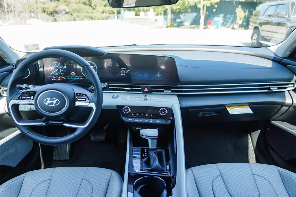 Thumbnail: 2025 Hyundai Elantra - 2