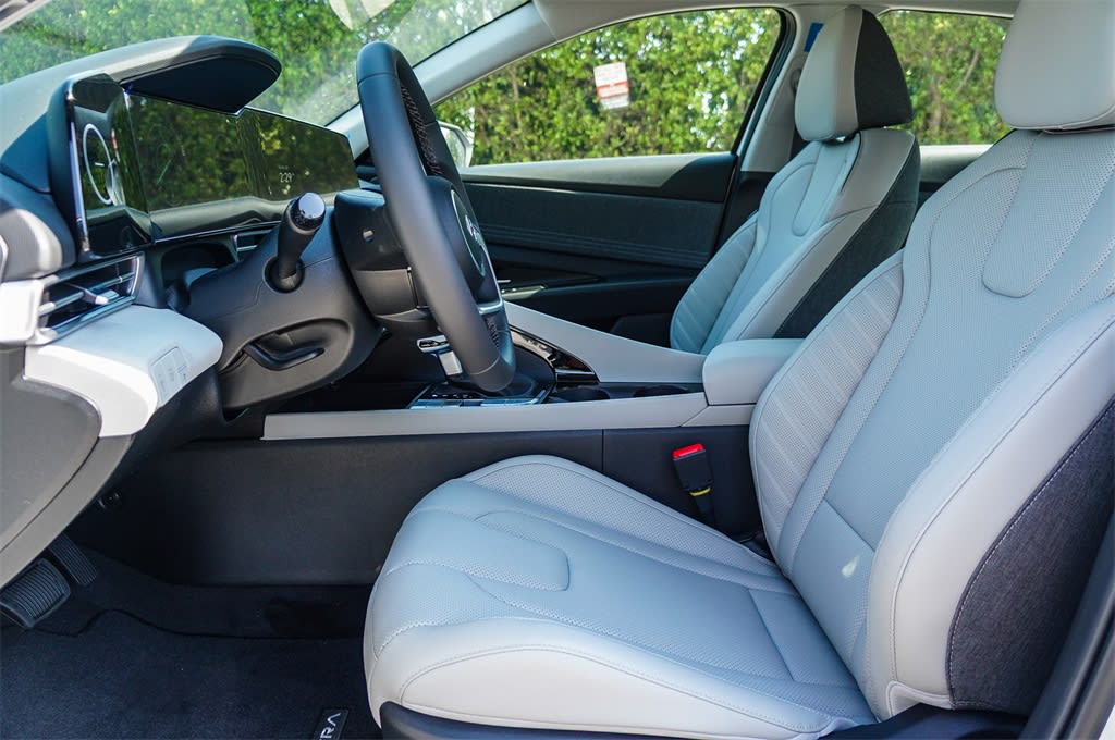 Thumbnail: 2025 Hyundai Elantra - 11