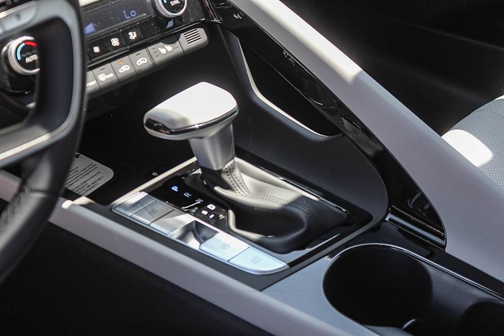Thumbnail: 2026 Hyundai Elantra - 15