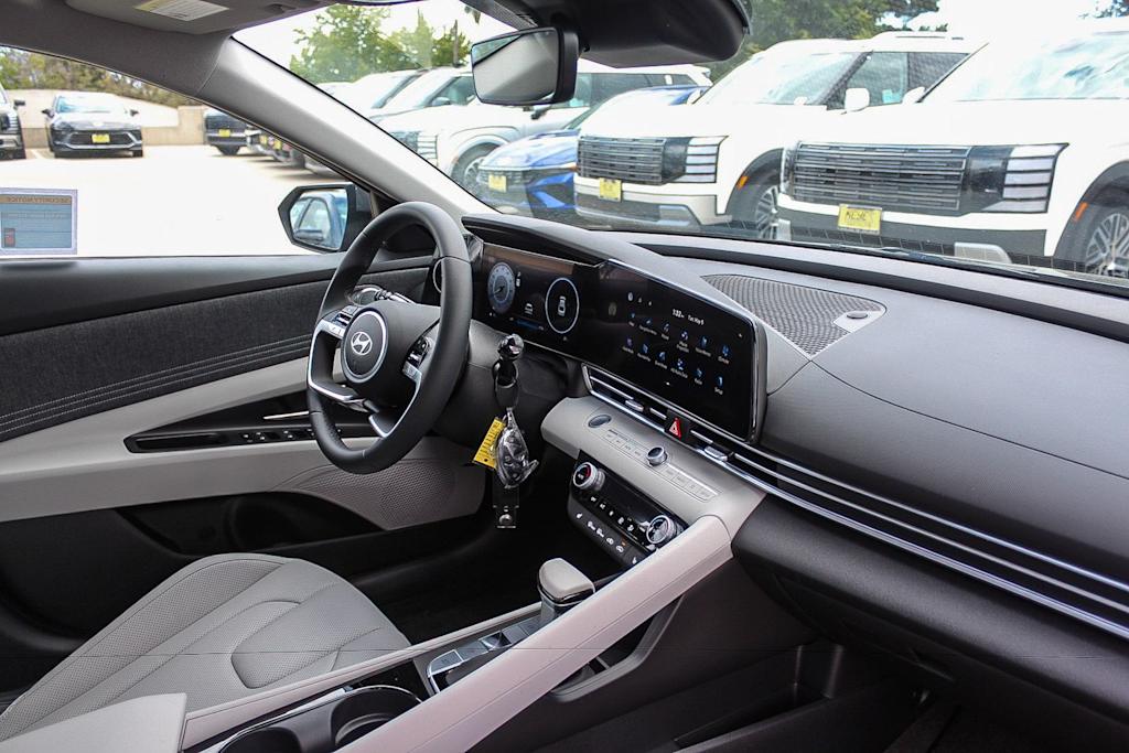 Thumbnail: 2026 Hyundai Elantra - 12