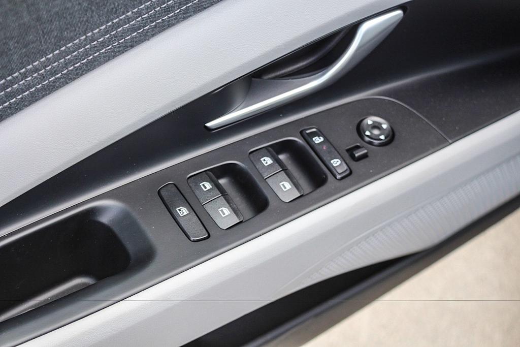 Thumbnail: 2026 Hyundai Elantra - 25