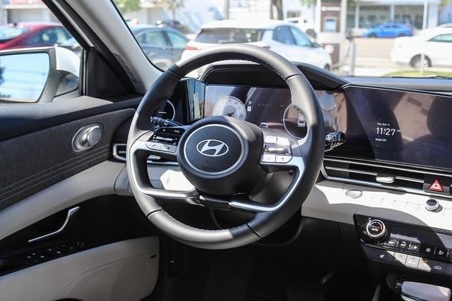 Thumbnail: 2025 Hyundai Elantra - 12