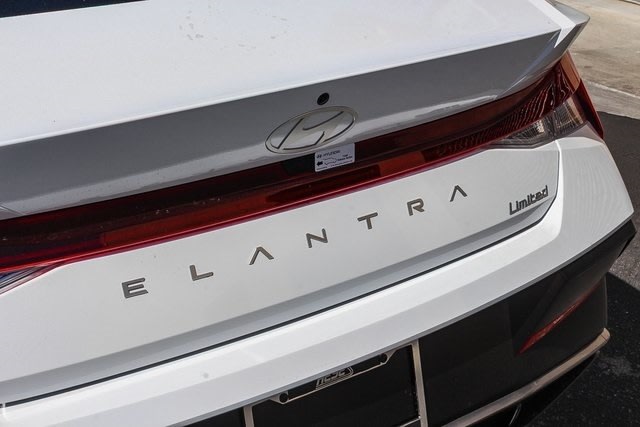 Thumbnail: 2025 Hyundai Elantra - 22