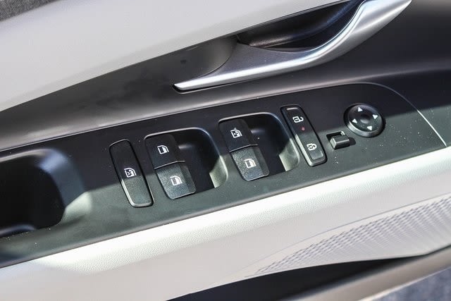 Thumbnail: 2025 Hyundai Elantra - 23