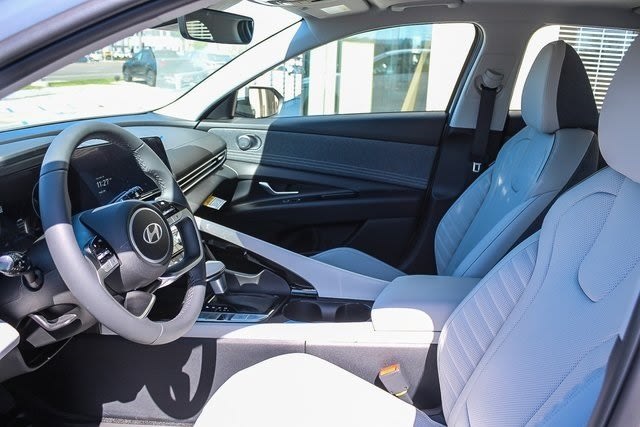 Thumbnail: 2025 Hyundai Elantra - 10