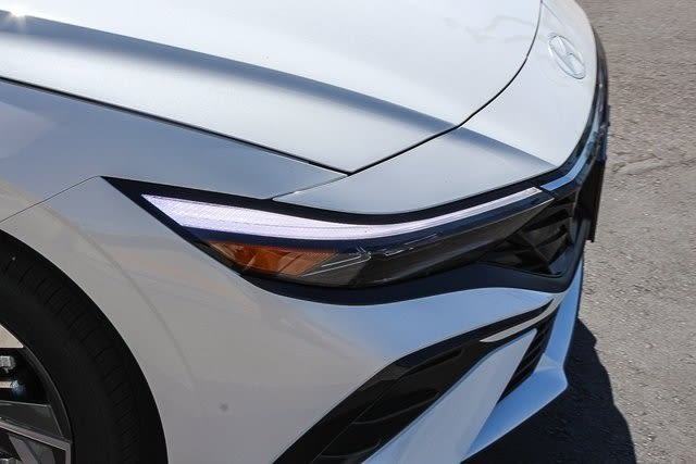 Thumbnail: 2025 Hyundai Elantra - 20