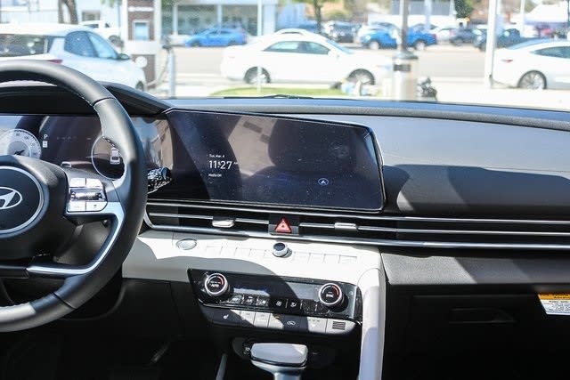 Thumbnail: 2025 Hyundai Elantra - 8