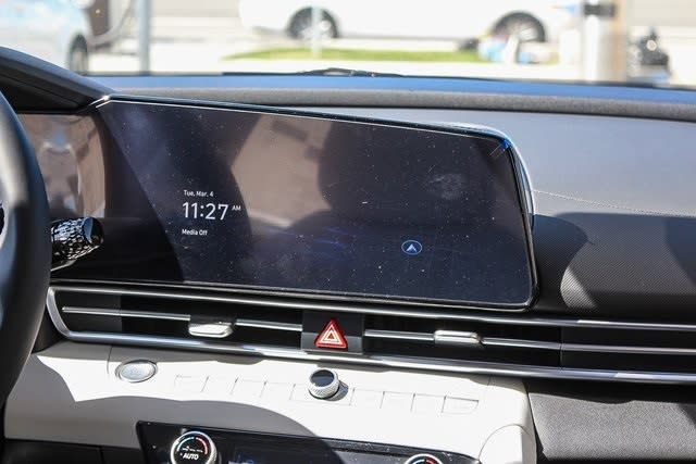 Thumbnail: 2025 Hyundai Elantra - 13