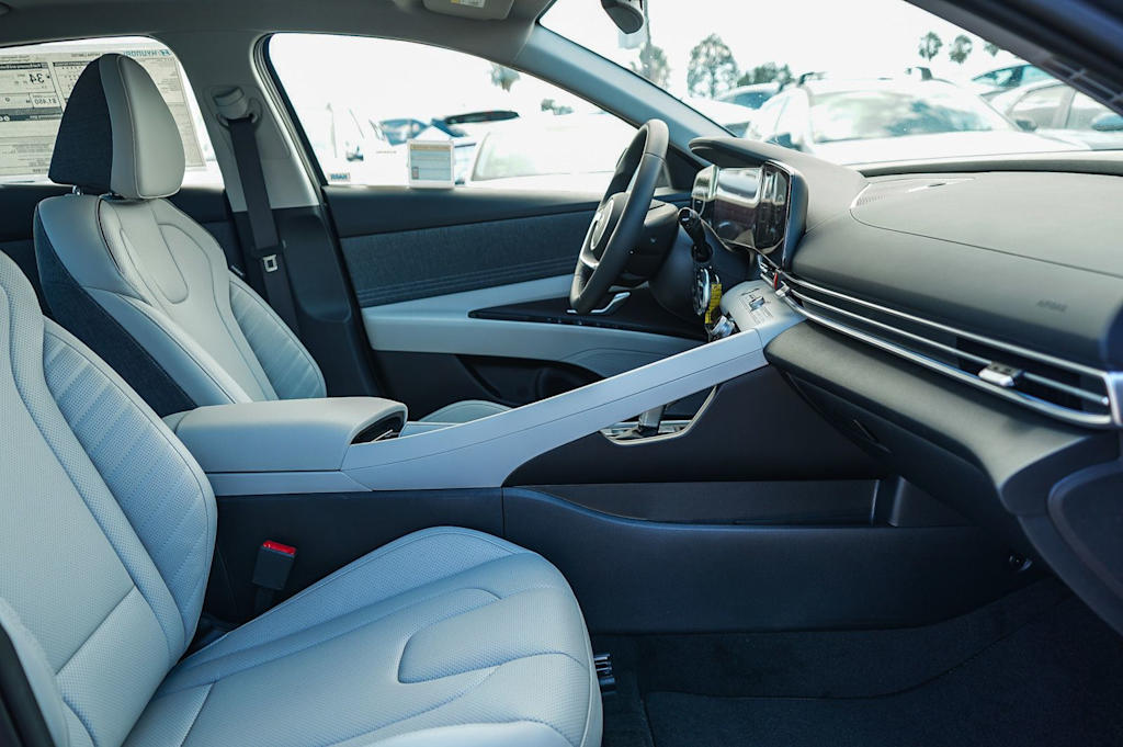 Thumbnail: 2026 Hyundai Elantra - 10